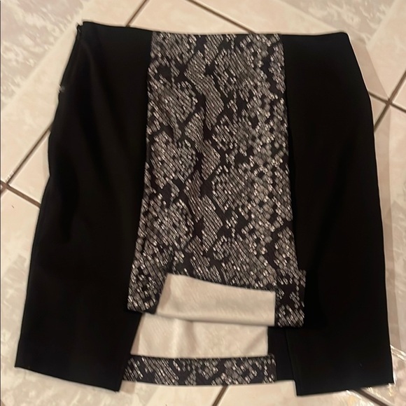 Michael Kors Black and Gray Mini Pencil Skirt - Picture 4 of 5